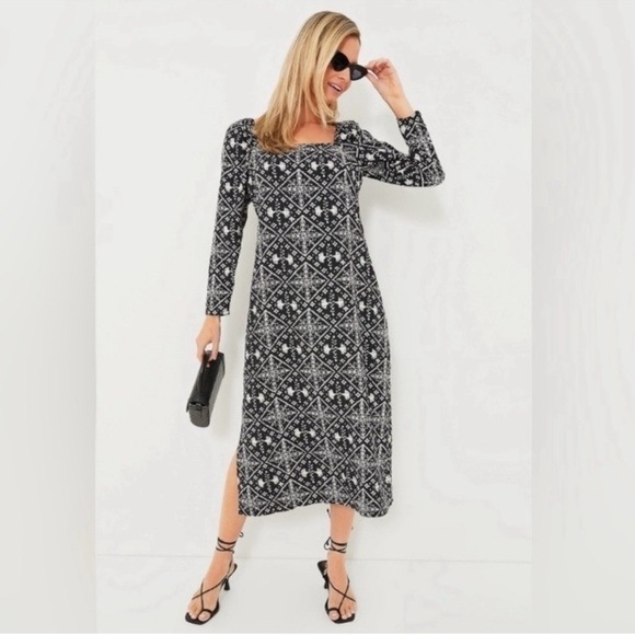 Hyacinth House Dresses & Skirts - Hyacinth House Sabrina Midi Dress S Black White Square Neck Puff Sleeve NWT